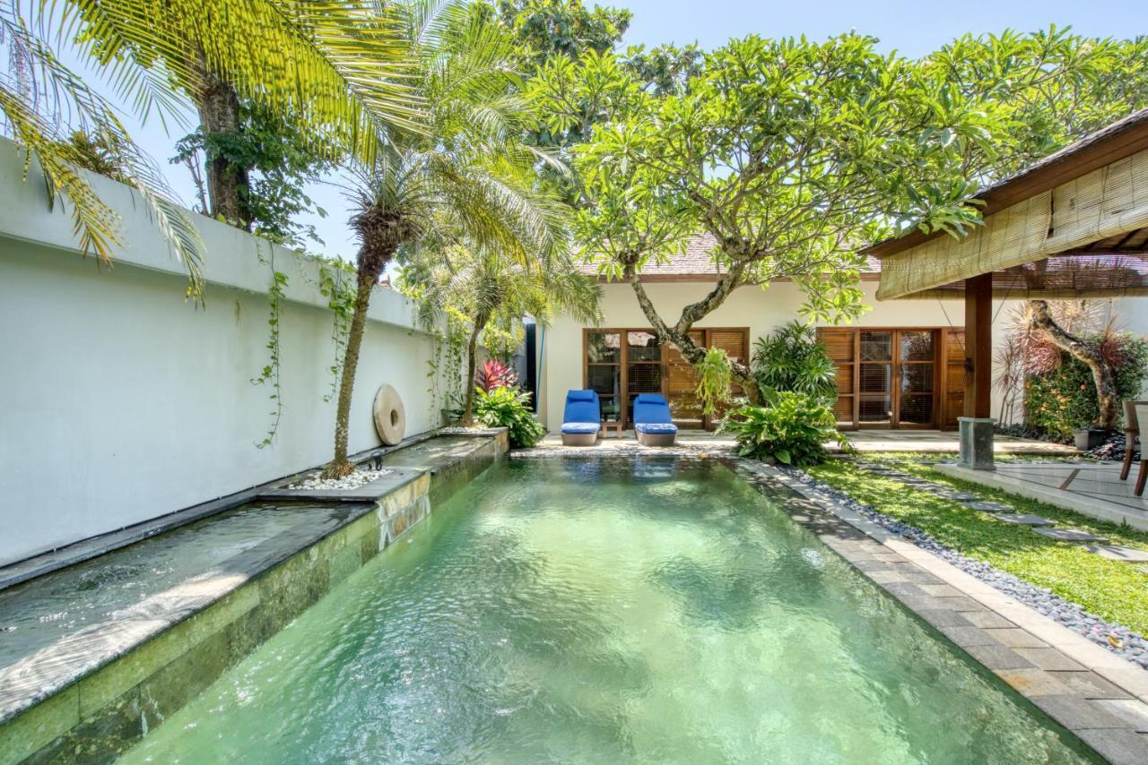 Villa Aisha ซานูร์ ภายนอก รูปภาพ
