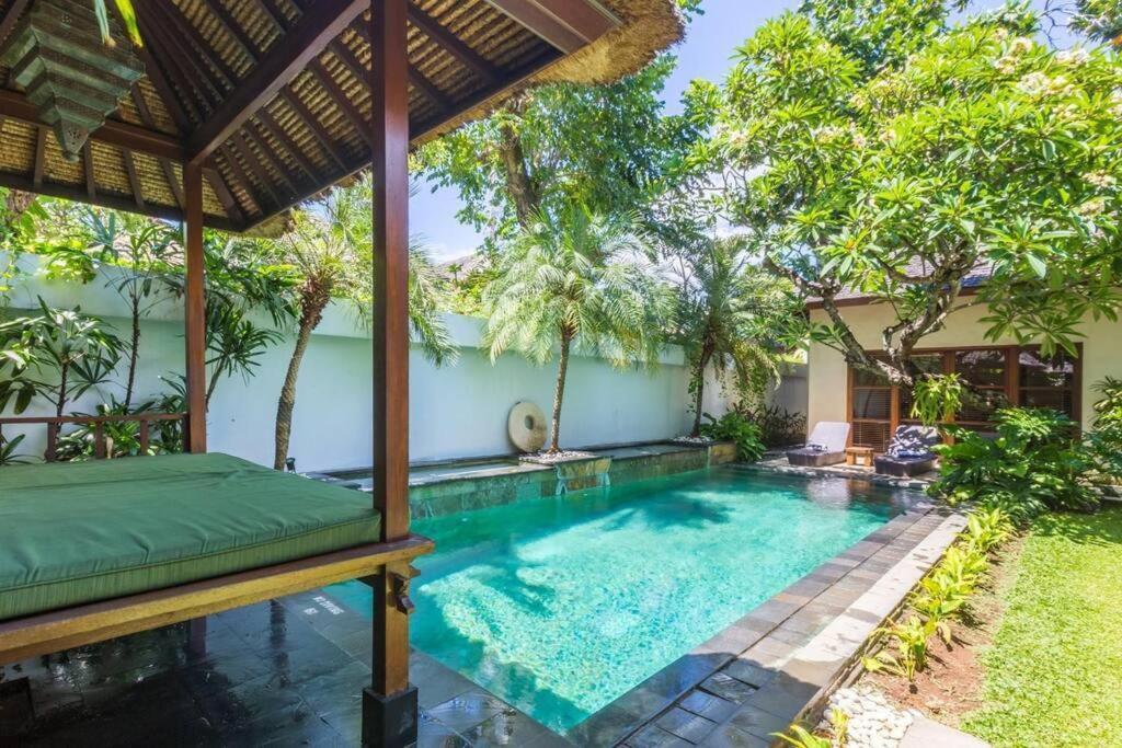Villa Aisha ซานูร์ ภายนอก รูปภาพ